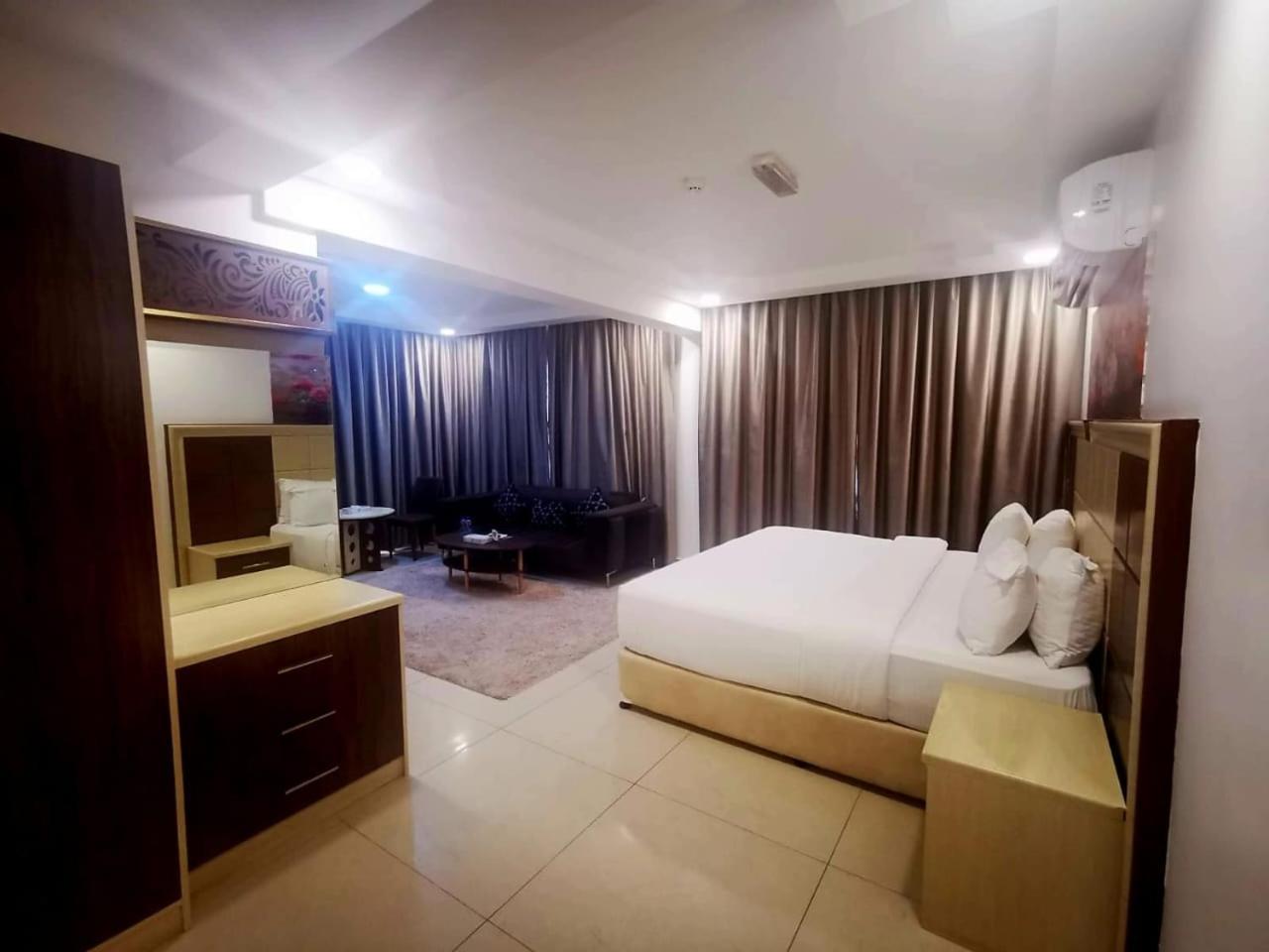 Diamond Star Hotel فندق النجمة الماسية Ес-Сіб Екстер'єр фото